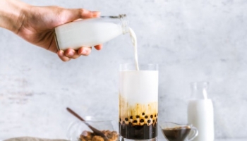 Cách Làm Sữa Tươi Trân Châu Đường Đen Cực Ngon Như Ngoài Quán